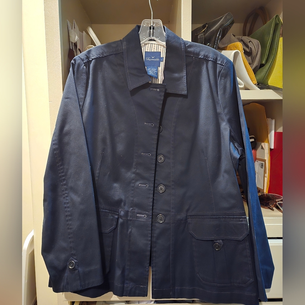 Faconable Navy blazer, excellent condition